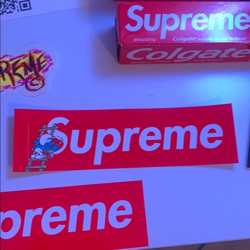 Supreme Smurf Edition Sticker - Picture 1 of 2